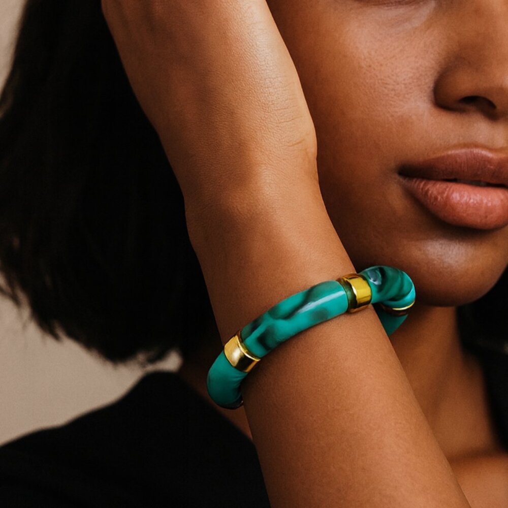 Gold Tone Turquoise Acrylic Stretch Bangle - 7" Stackable New - Picture 1 of 8